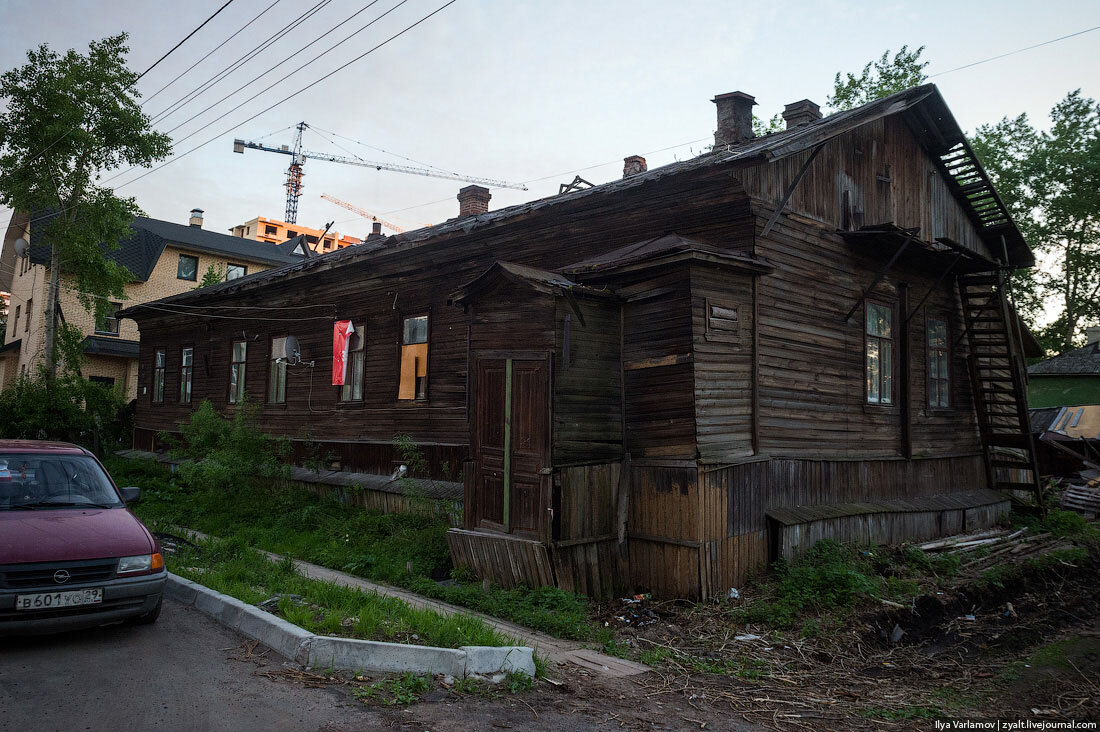 Деревянный барак фото