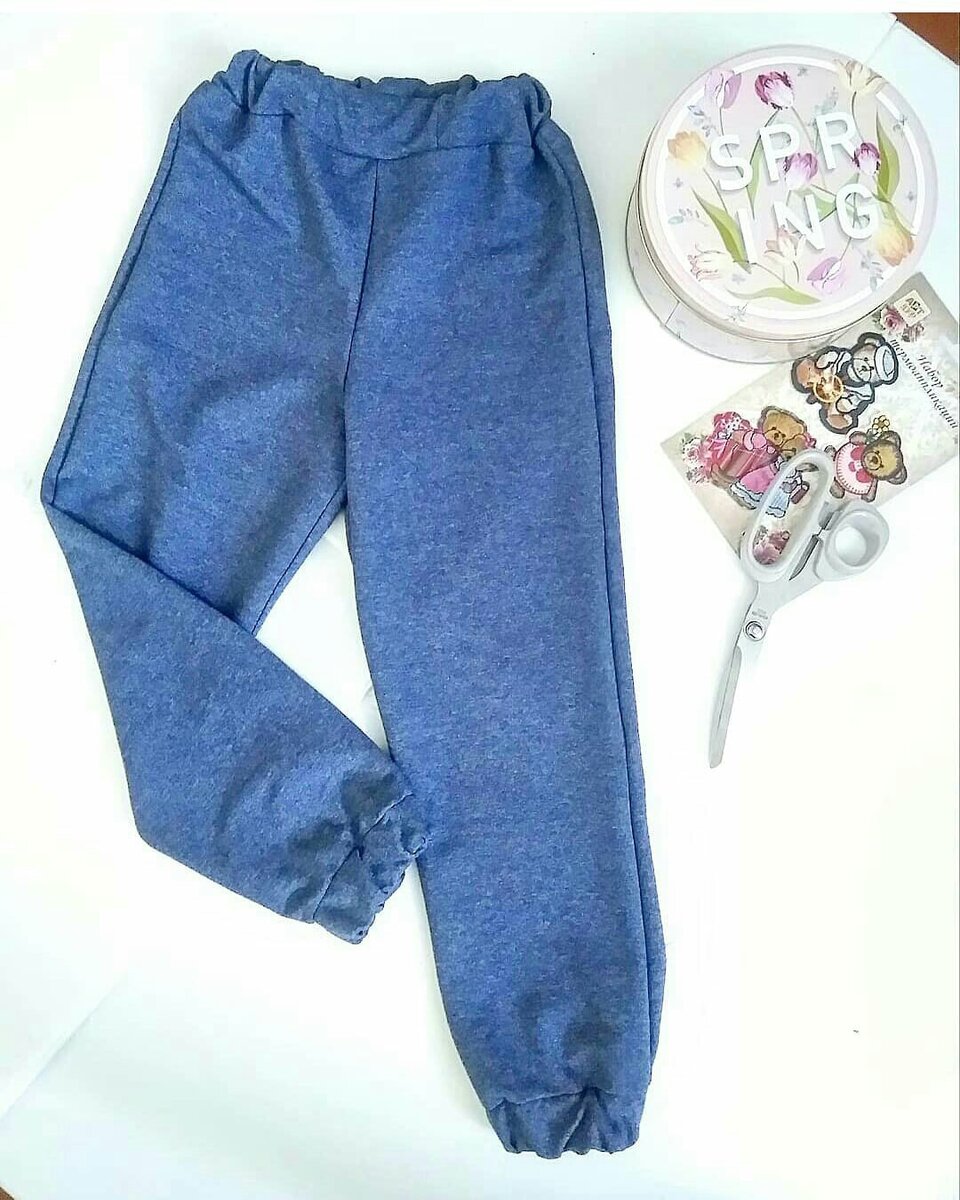 Первые штаны, сшитые для сына.