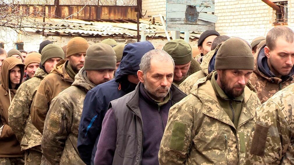 Наиболее вменяемые ВСУ-шники слались в плен