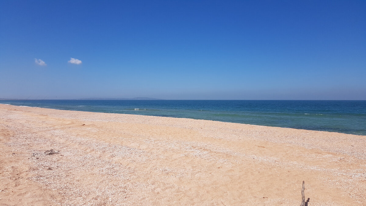 Маленькое село у моря. Бескрайние пляжи и пансионат, не хуже  египетско-турецких 