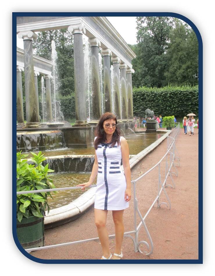 Кармашки тоже с синей отделкой)))