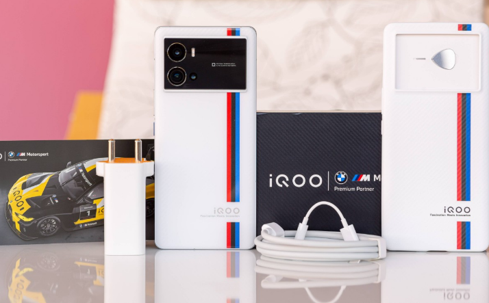    iQOO 9 Pro. Источник: gsmarena.com