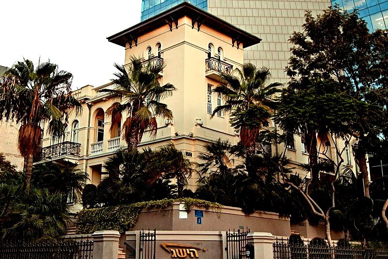 Самый красивый дом на бульваре Ротшильда