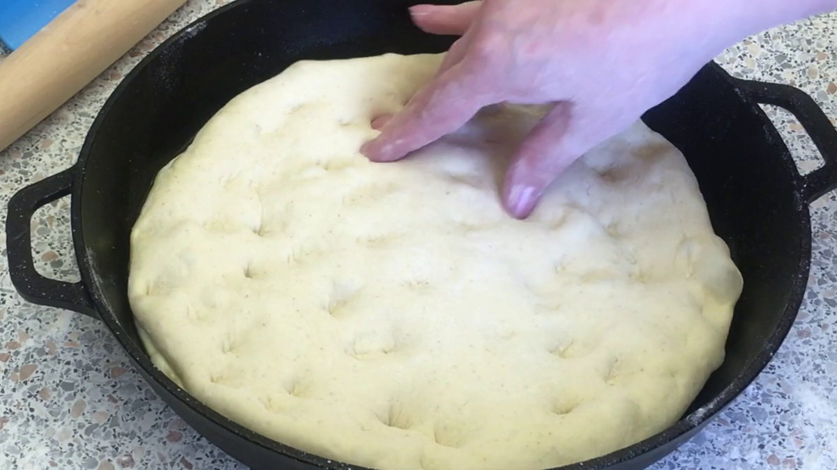 Как приготовить Тонкая хрустящая фокачча итальянская рецепт пошагово