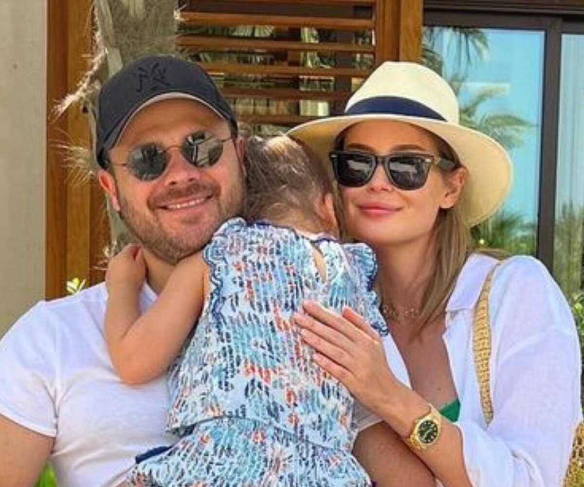     «В кругу любимых девочек»: Эмин снялся с Аленой Гавриловой и дочерью на яхте