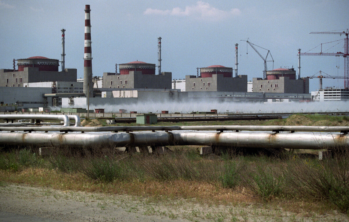    Запорожская АЭС  EPA-EFE/SERGEI SUPINSKY
