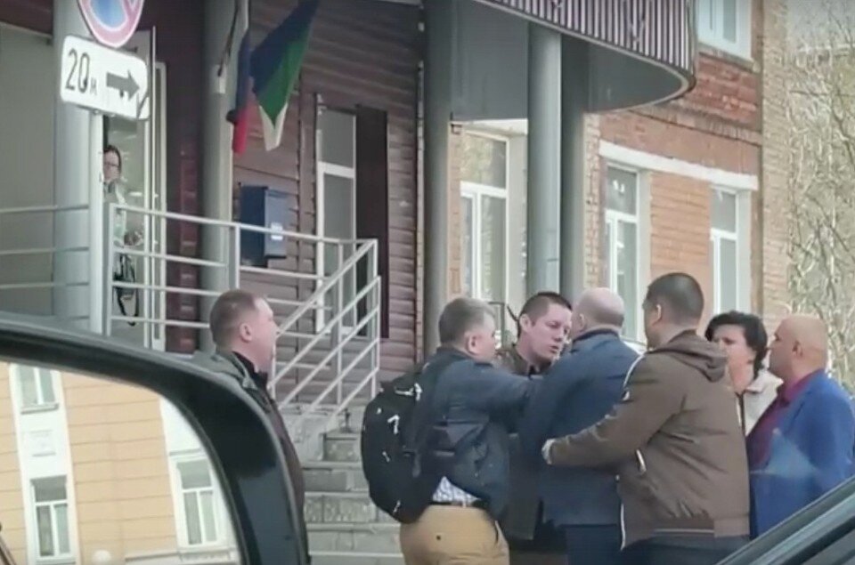     Конфликт произошел между депутатом Совета района и его коллегой из Совета поселения