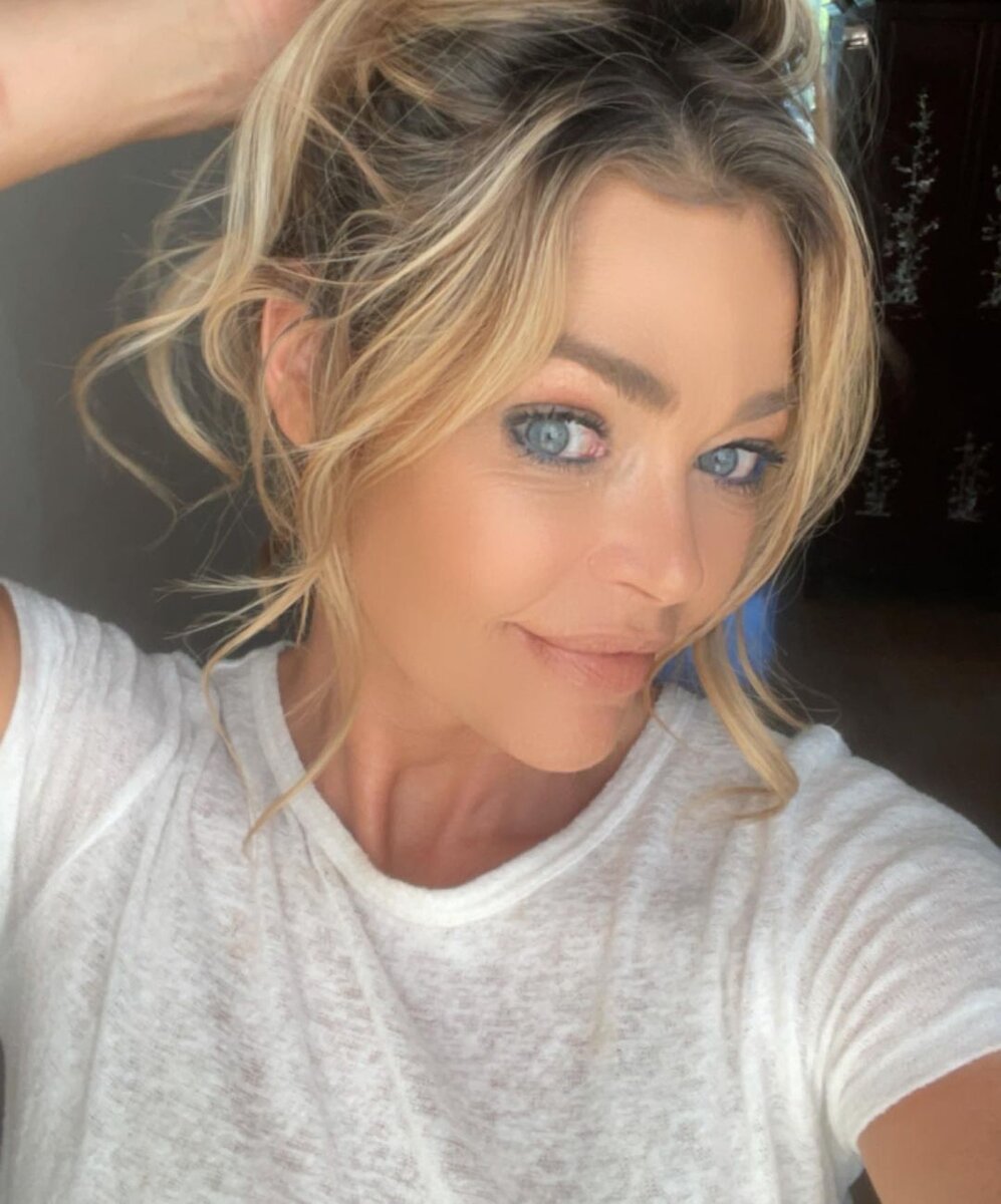    Дениз Ричардс попала под обстрелСоцсети Дениз Ричардс