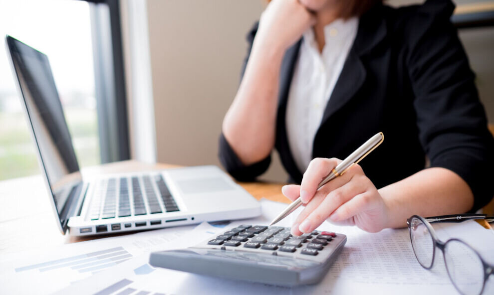    hh.ru: В ЯНАО возник избыток бухгалтеров и юристов