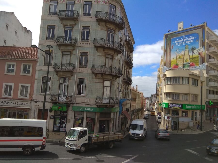 Узкие улочки Лиссабона