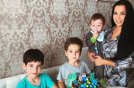 Фотографии из социальных сетей 