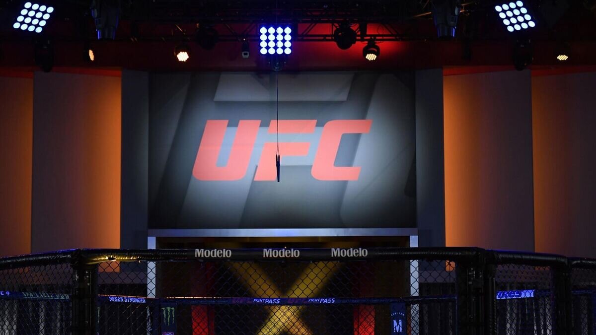    Октагон на арене UFC APEX в Лас-Вегасе (США)© Фото : UFC Russia