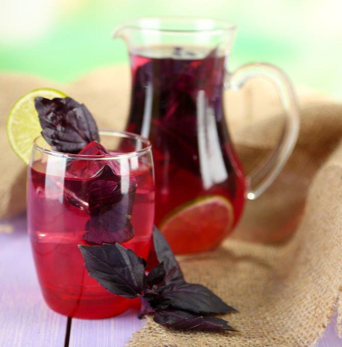 Освежающий лимонад из фиолетового базилика