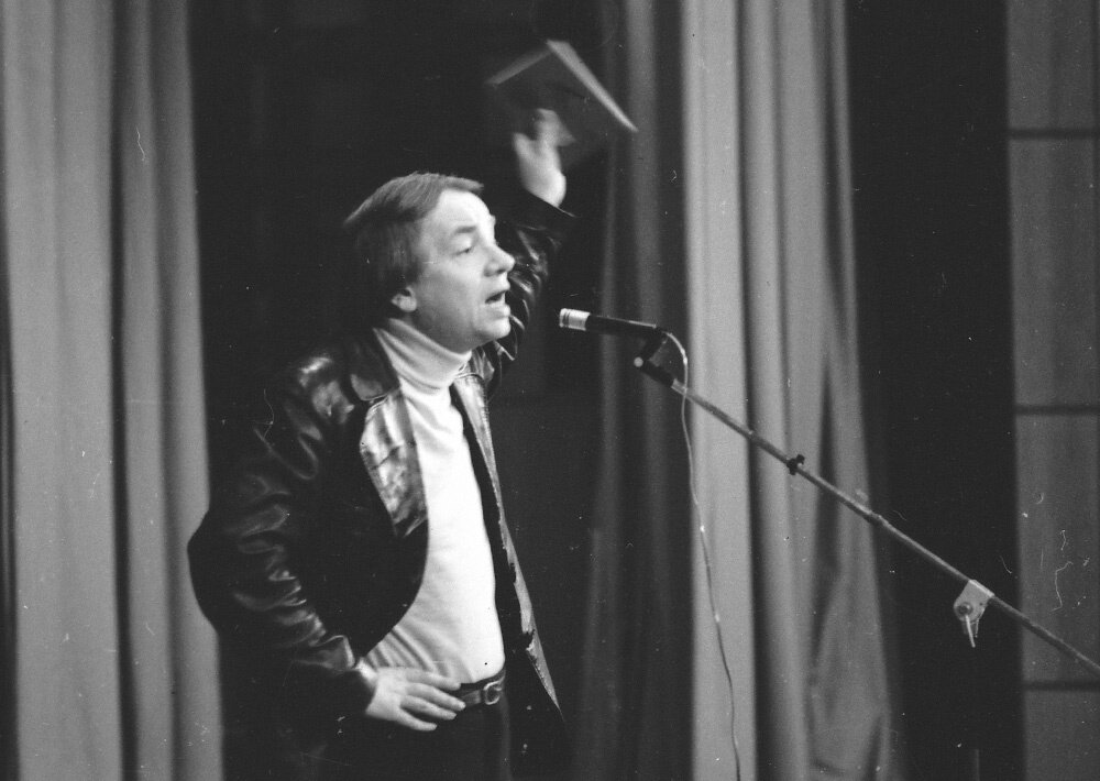  📷 📷 📷 📷 📷 📷 📷 📷 📷 📷 📷 📷    Поэт Андрей Вознесенский