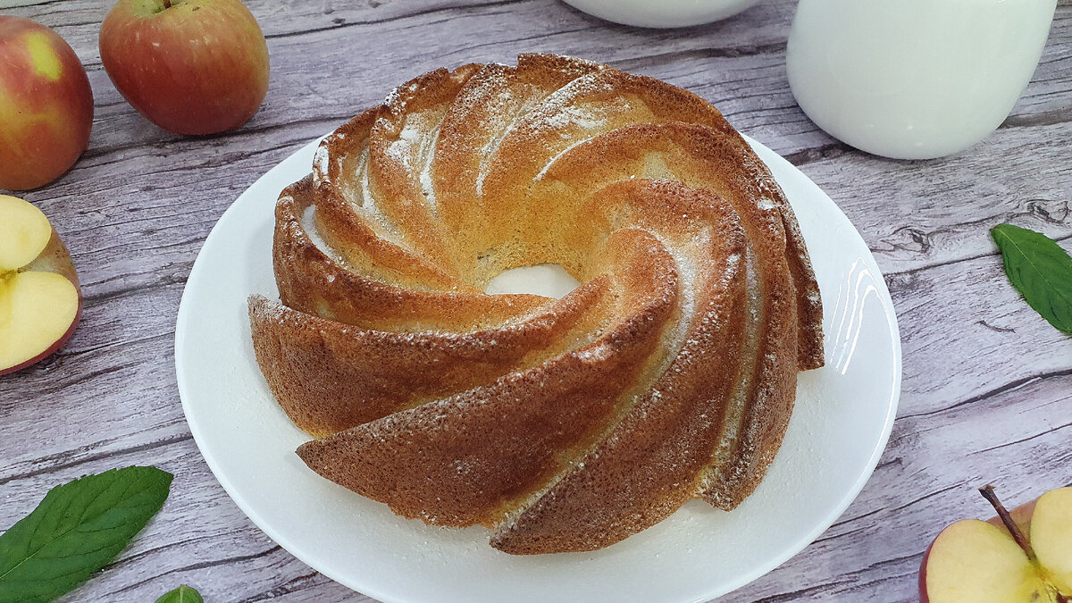 Диетическая шарлотка ПП с яблоками и творогом без сахара