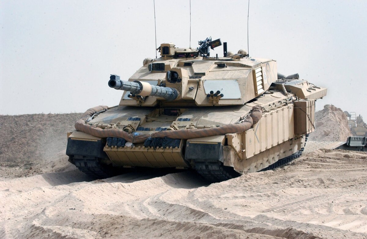 В Ираке танк показал, что он достаточно крепкий, хотя и действовал, в основном, во втором эшелоне. Но вес всё равно был избыточным. Фото АР