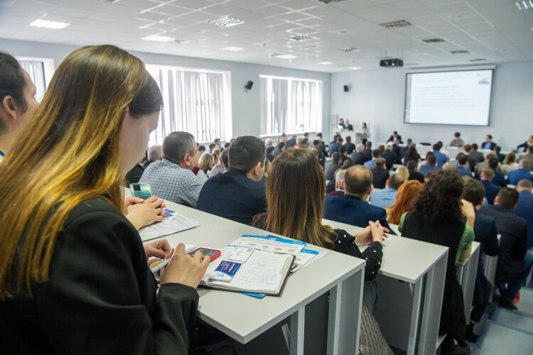    С началом учебного года в российских вузах началось преподавание нового предмета — основ российской государственности. Это обязательный курс для студентов бакалавриата и специалитета. Разработан по поручению президента РФ Владимира Путина Фото: «БИЗНЕС Online»