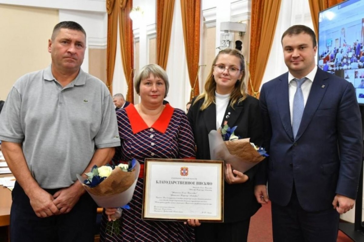    Хоценко встретился с омичкой, участвовавшей в открытом уроке Путина