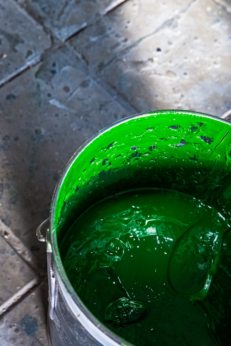 В формах мы используем специализированный гелькоут, способный выдержать температурную нагрузку на форму