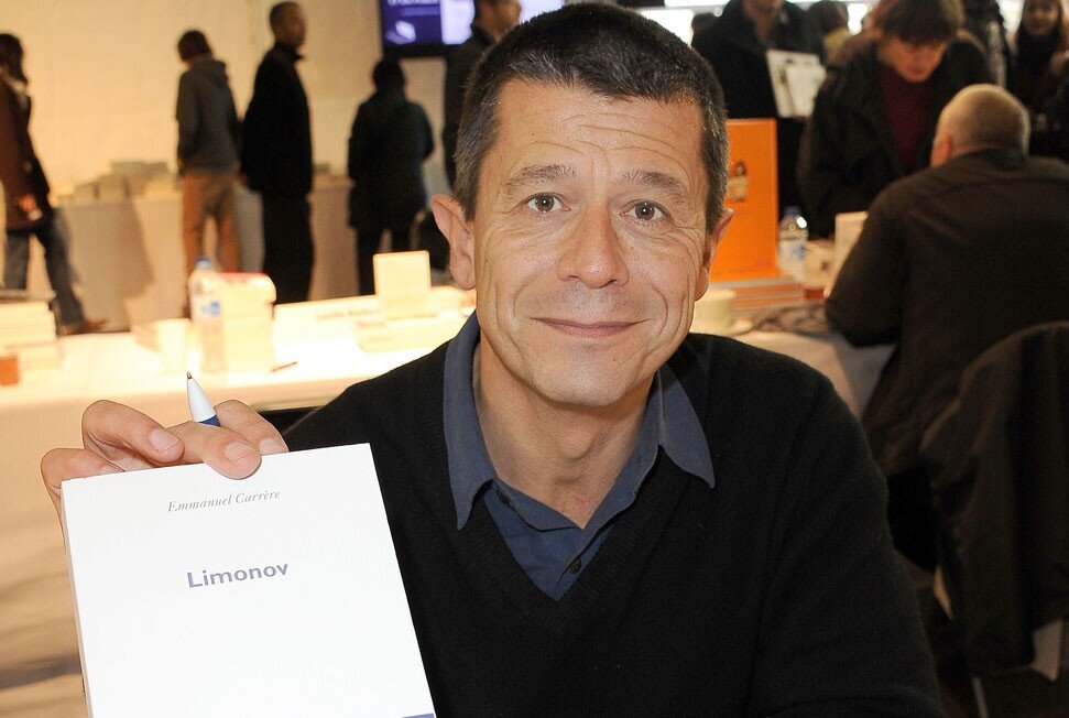 Эмманюэль Каррер (9 декабря 1957, Париж) — французский писатель, сценарист, кинорежиссёр
