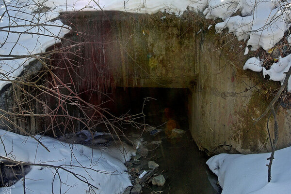 Подземная река Крутой ЛогЪ в царстве льда и железобетона