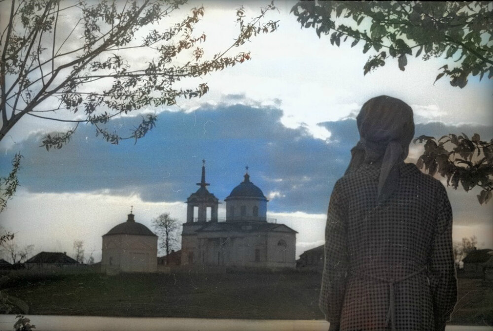 Авторское название — «Завтра была война». Дата съемки: 21 июня 1941 г. Автор: Евгений Халдей. Фотоснимок использован в качестве иллюстрации.