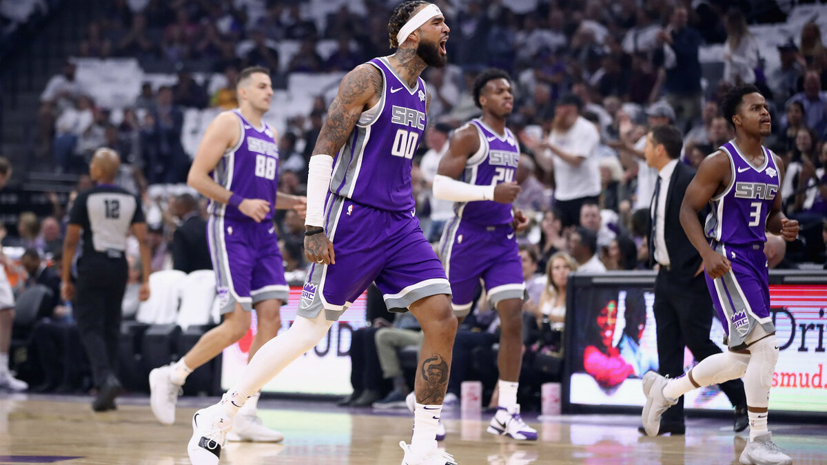    Всем привет,  сегодня мы будем говорить о команде НБА: Сакраменто Кингз (Sacramento Kings). Сейчас Кингз уже не та команда, что была шесть лет назад.