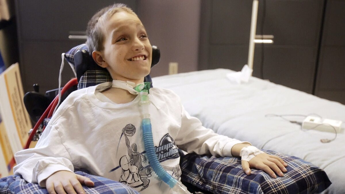 Рилей рейд беременна. Человек в реанимации в коме. Статистика выхода из комы после дтп. Вышла из комы спустя 20 лет. Рем выйдет из комы.