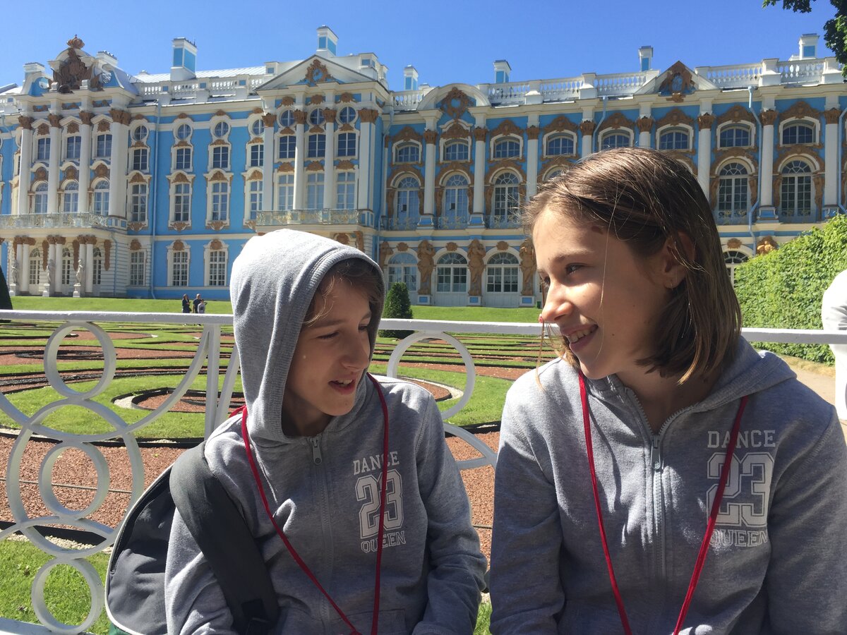 В 3-часовой очереди в Екатериниский дворец на встречу с прекрасным. Личное фото.