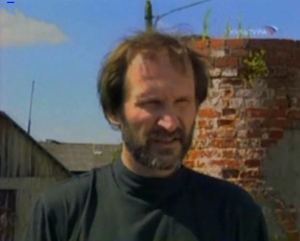 Кадр из фильма "Искатели". Федор Добронравов в роли Отца Дмитрия