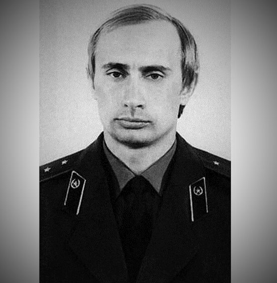 Владимир Путин фактически занимает должность главы России уже 20 лет (не считая перерыва на срок Медведева).-2