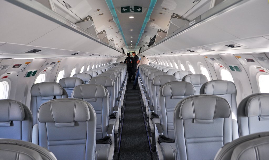Кадры из салона embraer