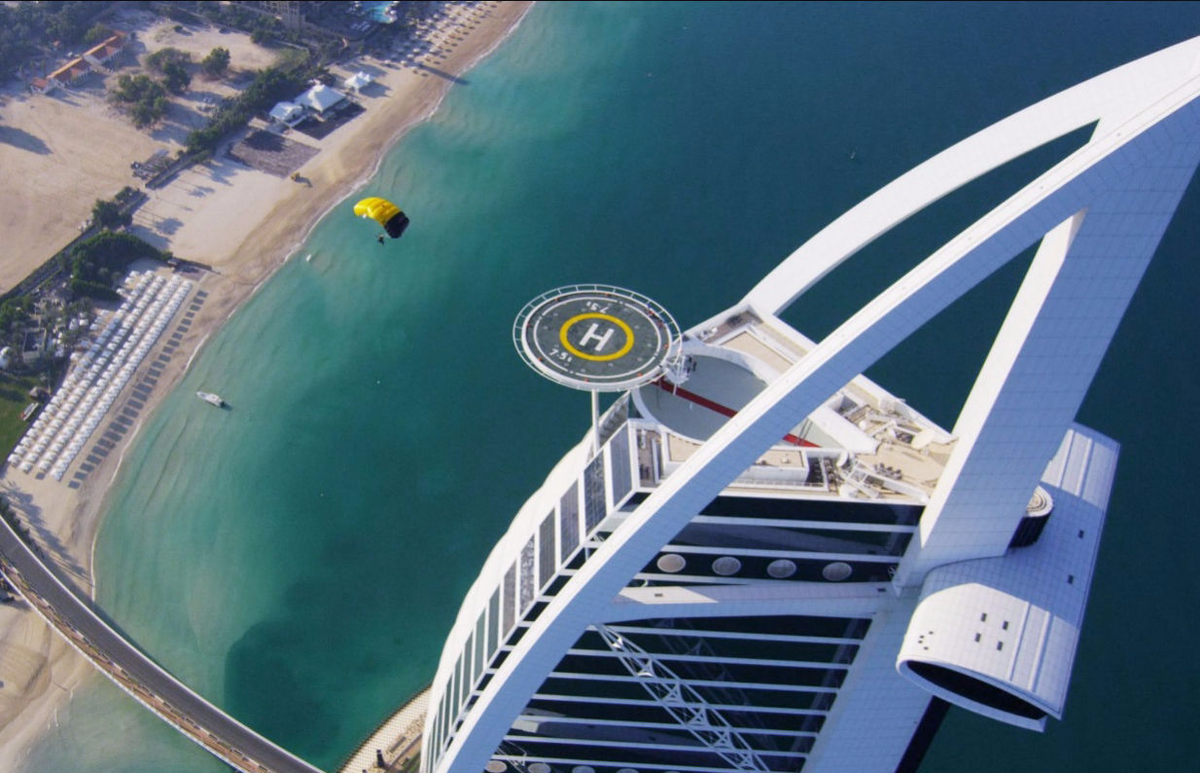 Burj al arab теннисный корт