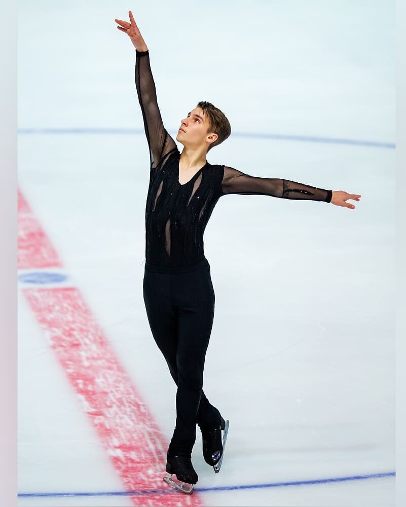 Эндрю Торгашев. Может, в этом году он оттеснит Стивена Гоголева из финала. 