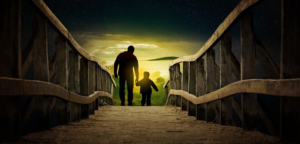 https://cdn.pixabay.com/photo/2018/04/06/08/11/father-and-son-3295190_960_720.jpg