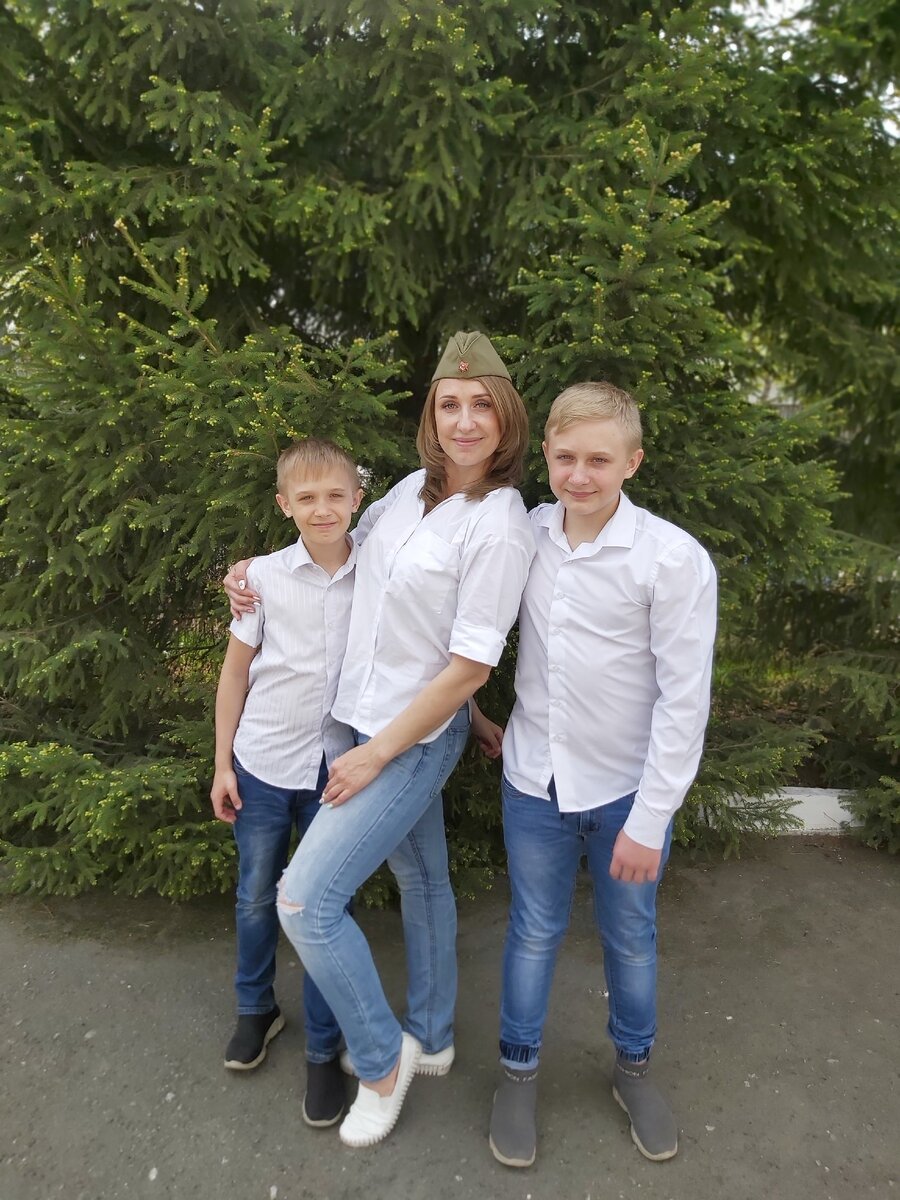 Памяти павших будем достойны!