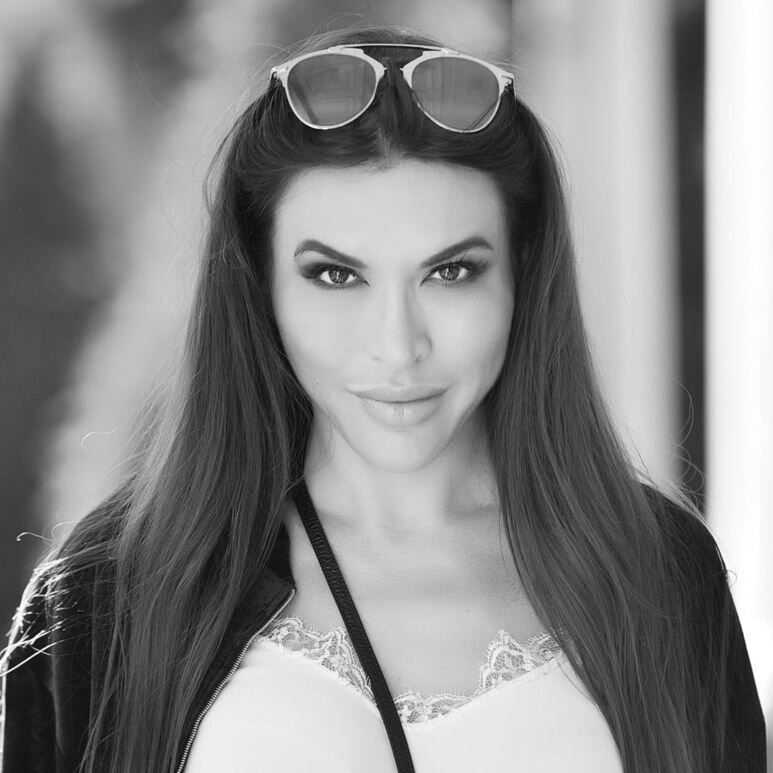 Валерия БарченкоСпортсменка фитнес-бикини, руководитель медицинского центра «Академия Совершенства», законодатель моды и эстетики Permanent Make-up России и Европы