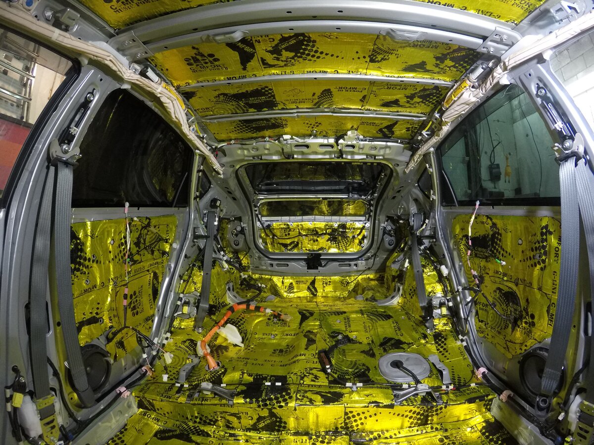 Шумоизоляция авто "Toyota Prius "