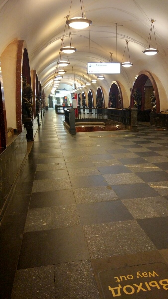 Источник фото: https://pikabu.ru/story/karantin_v_moskve_2903_7326569