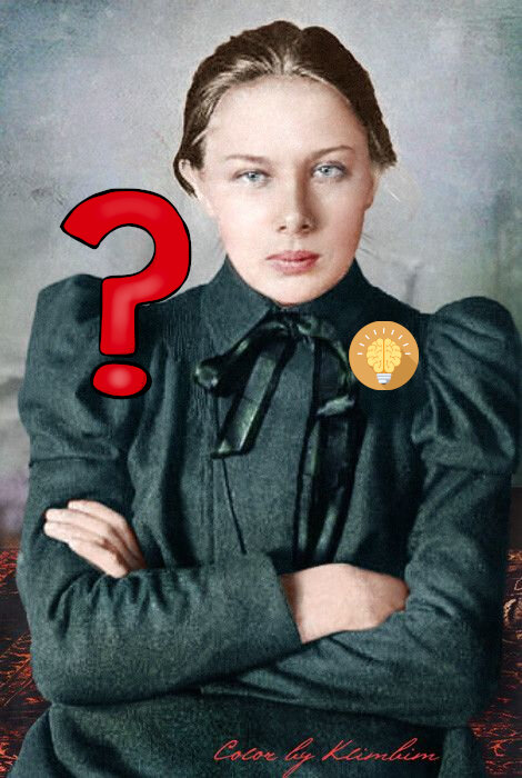 На этом фото, кстати, Крупская