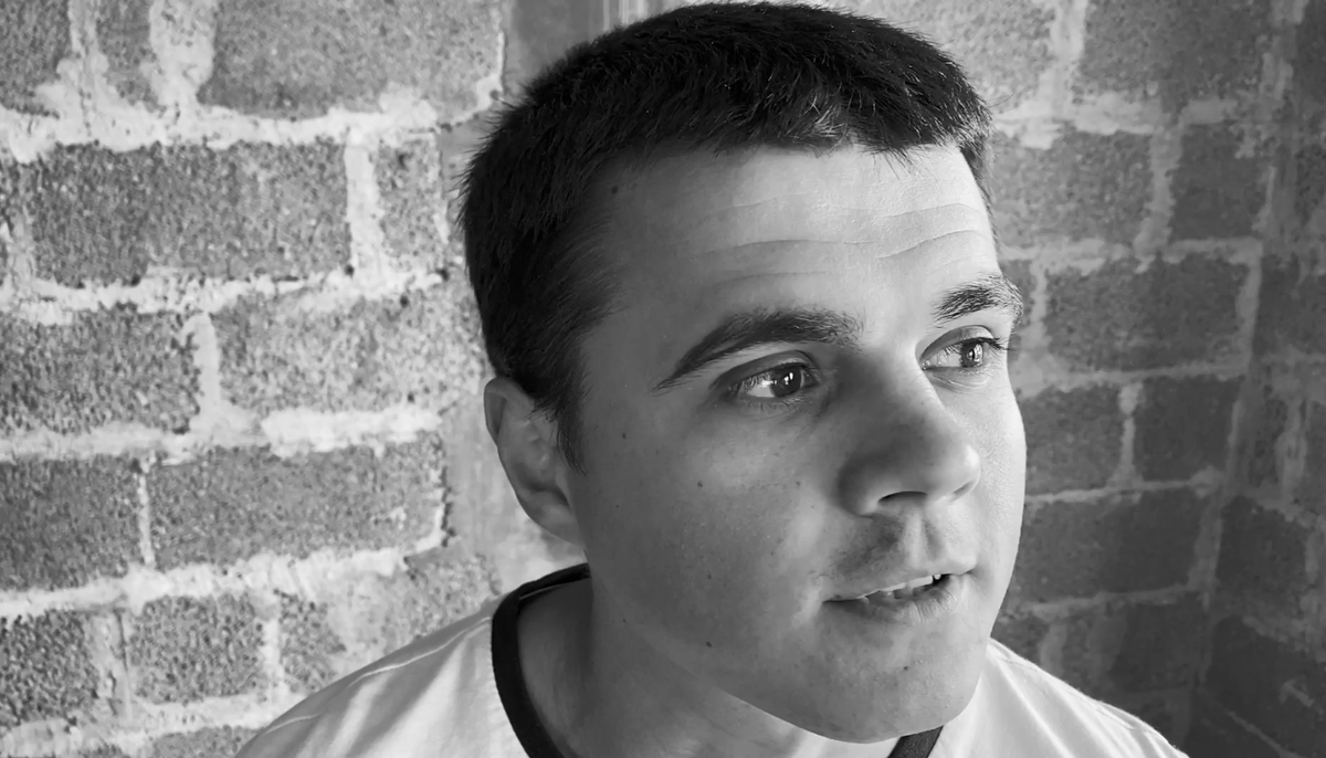 Чтец Максим Дзюбак