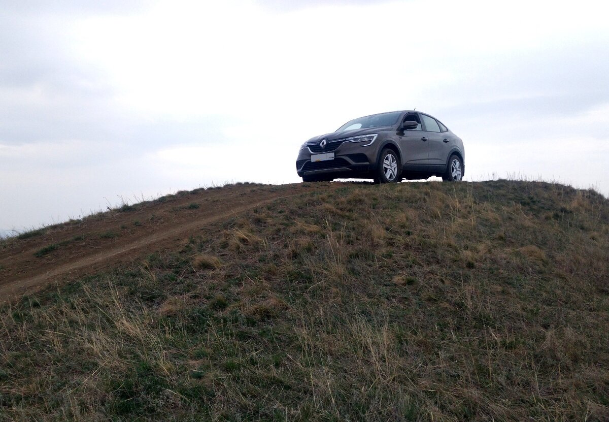 Кроме города Renault Arkana отлично себя чувствует и на просёлке. Проверено лично...