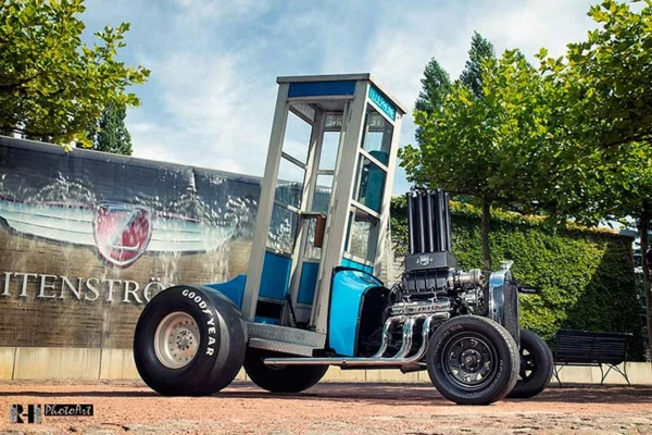 Что ещё за...??!