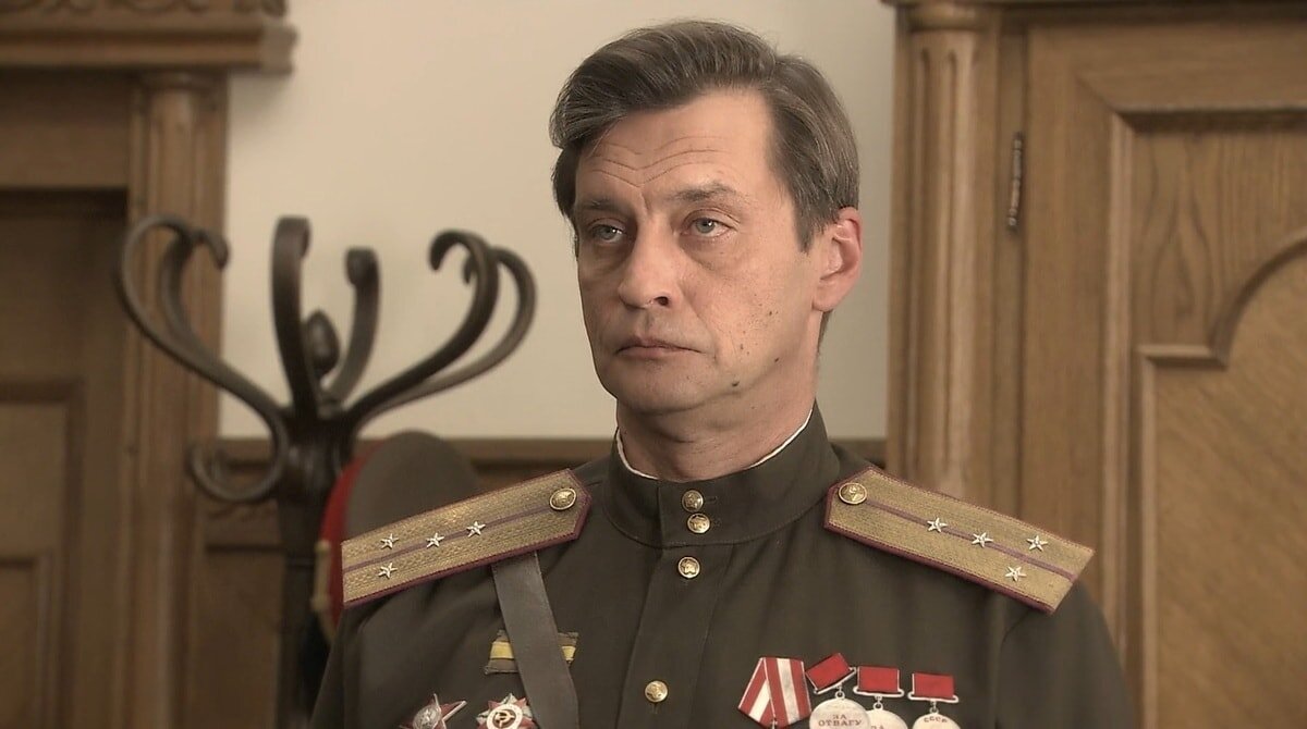 домогаров застрелил. александр домогаров в форме. домогаров застрелил. александр домогаров бандитский петербург 3. домогаров застрелил.