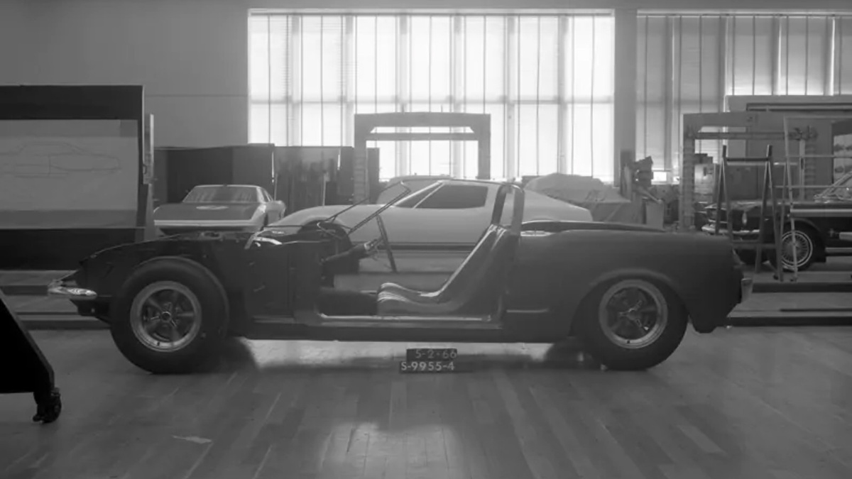 Посадочный макет среднемоторного Ford Mustang Mach 2