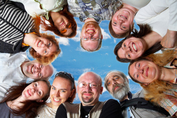 https://static3.depositphotos.com/1001815/139/i/950/depositphotos_1393454-stock-photo-happy-team-on-blue-sky.jpg