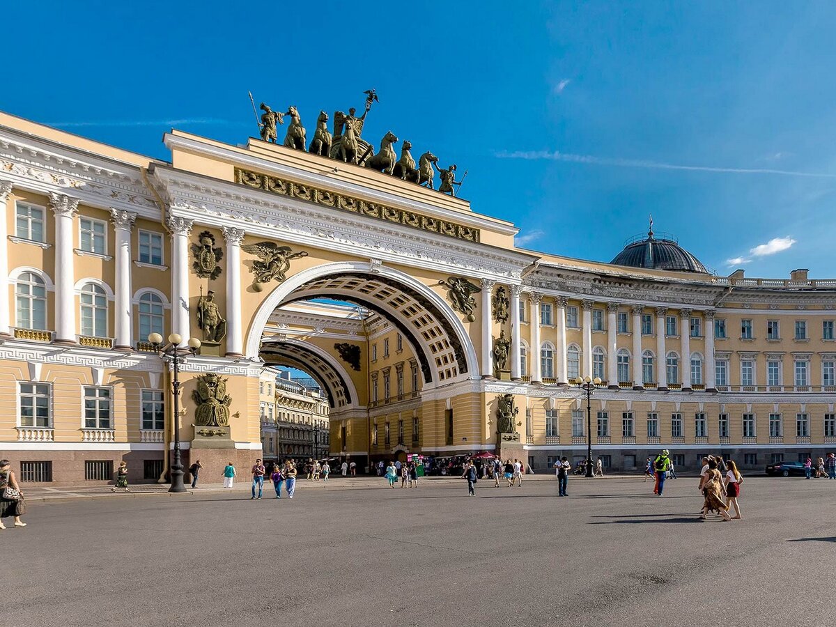 Дворцовая площадь, д.10. Архитектор К.И.Росси (1829 г.)