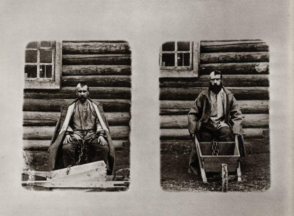 Каторжане в кандалах 1885 г. Автора и места съемки не знаю.