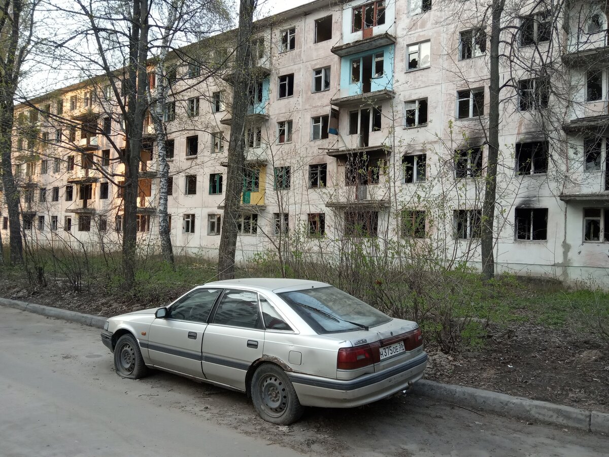 Показываю находки в заброшенных жилых домах. Нашёл много советских вещей,  среди которых были и медали📷 | ОБРАТНАЯ СТОРОНА | Дзен