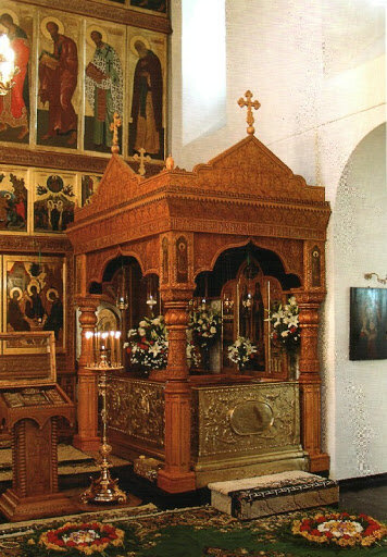 Саркофаг с мощами святых Петра и Февронии Муромских. Фото из интернета.